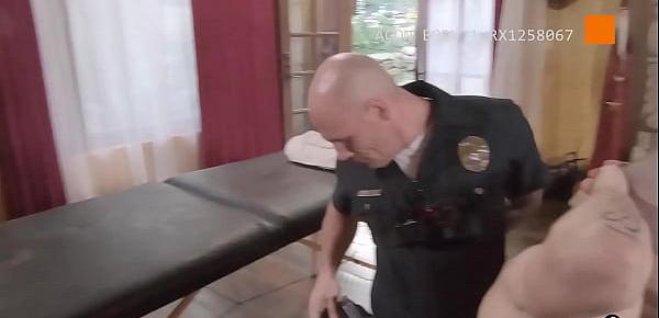  Domestic disturbance had cop fuck teen massage parlor Vanna Bardot